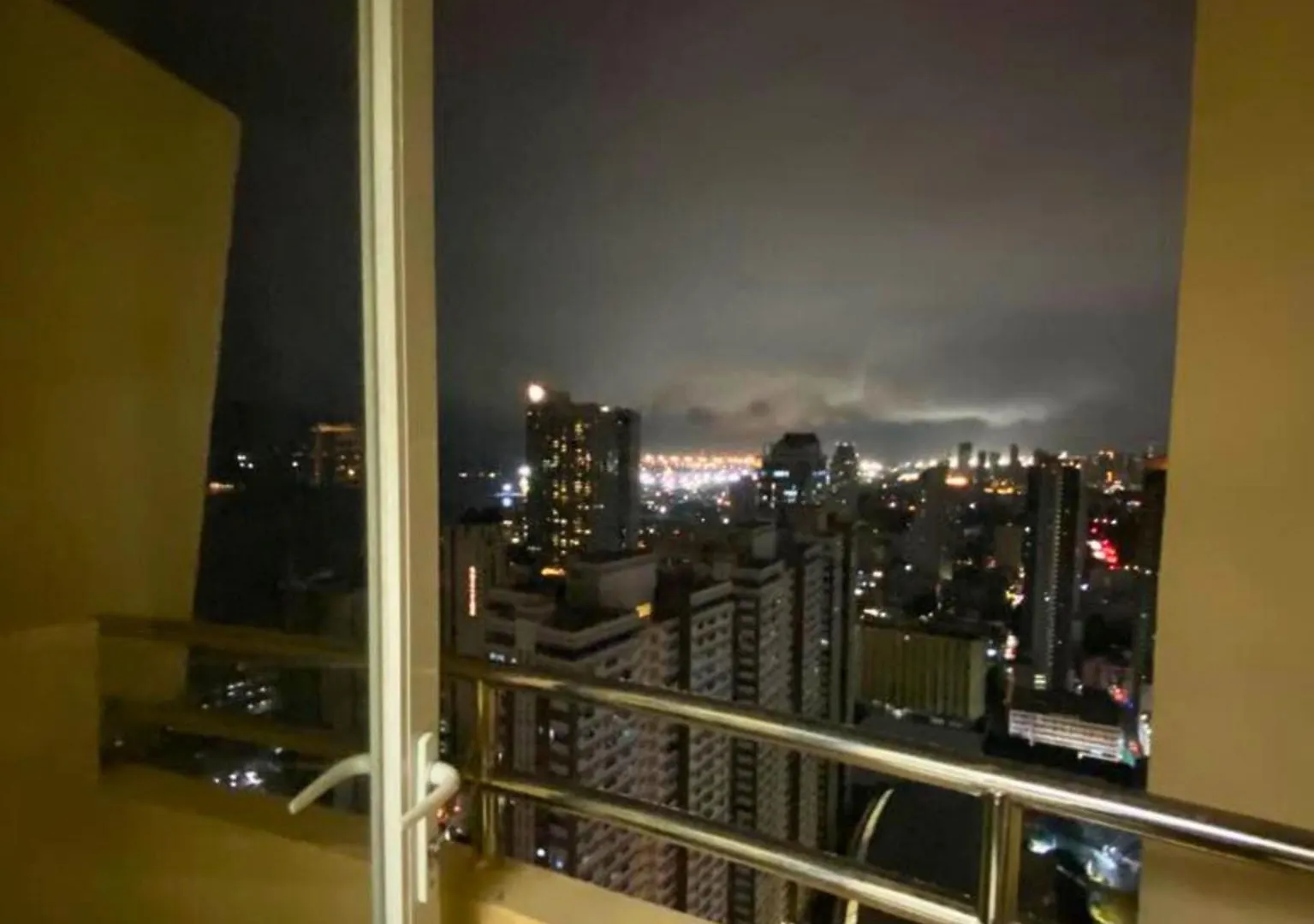 Place To Stay Book Now Free Pool, Free Sauna, Sea View, And 40 Percent Discount Promo This Month Units Complete With A Balcony And Stunning Views Of Manila Bay Located In The Heart Of Manila Updated 2025 Price
