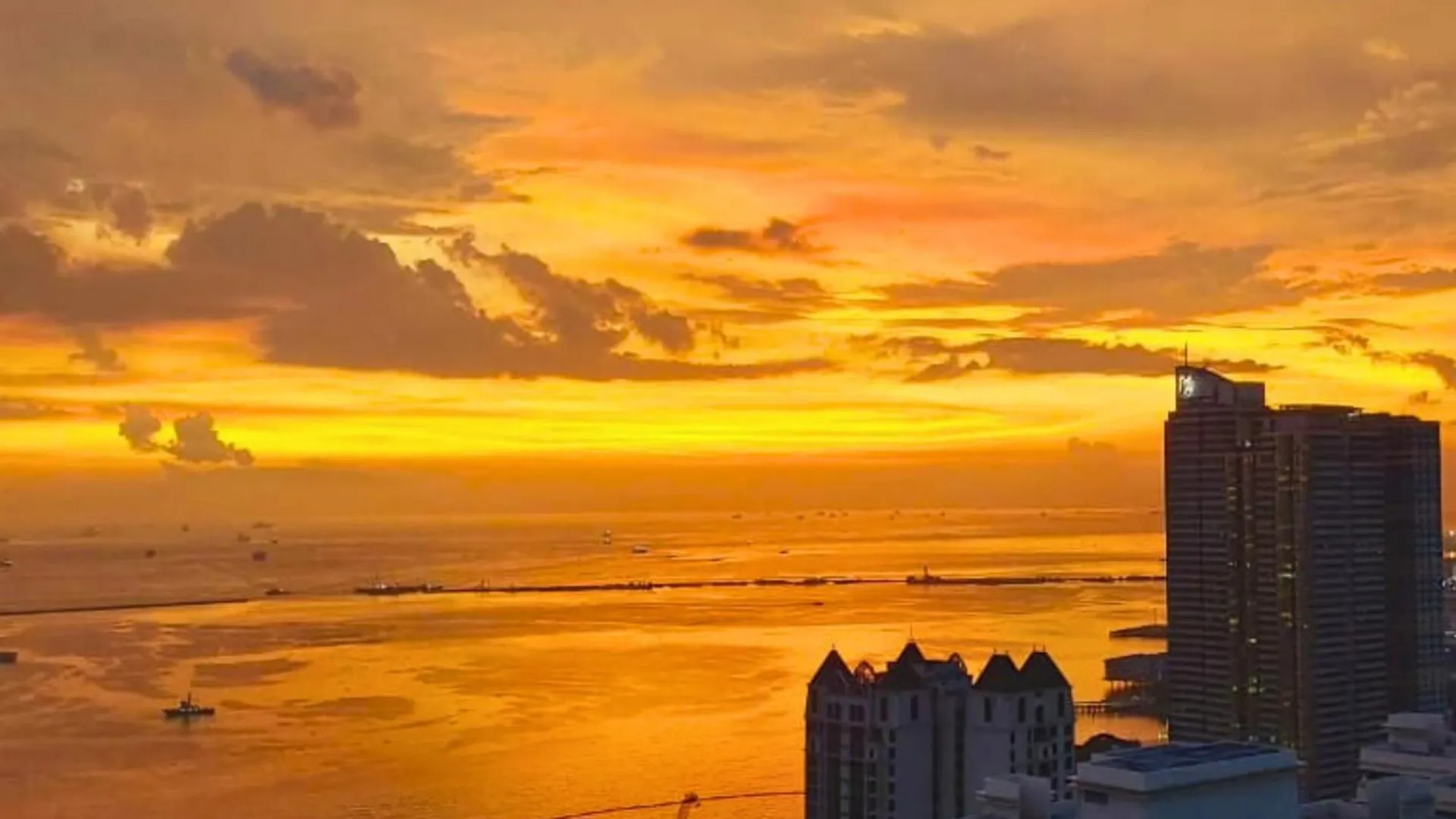 Place To Stay Book Now Free Pool, Free Sauna, Sea View, And 40 Percent Discount Promo This Month Units Complete With A Balcony And Stunning Views Of Manila Bay Located In The Heart Of Manila Updated 2025 Price Aparthotel